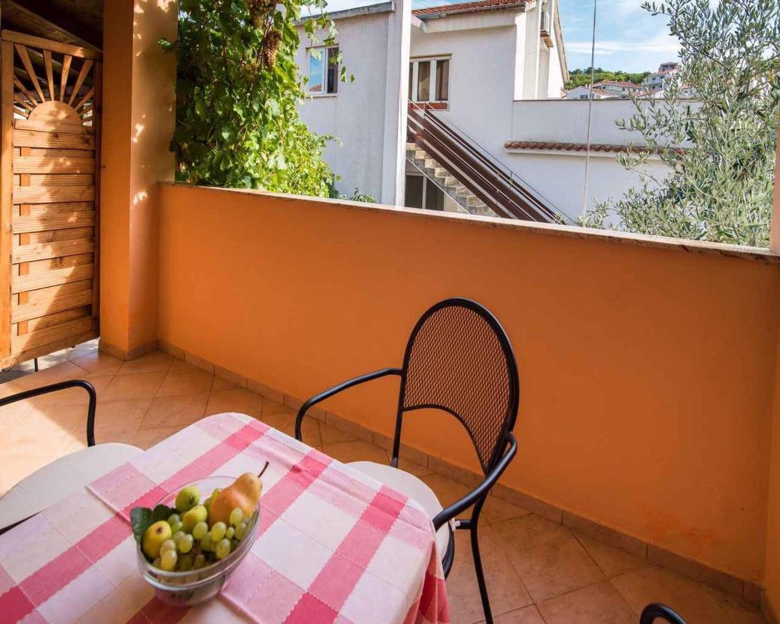 Apartments In Vrbnik/Insel Krk 13597 Exterior photo