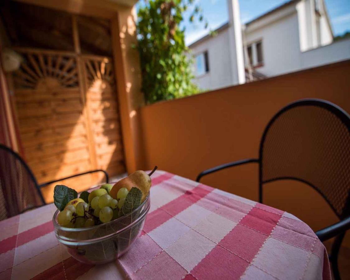 Apartments In Vrbnik/Insel Krk 13597 Exterior photo
